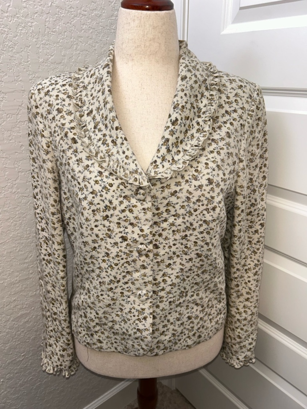 BARRAZA New York Floral Print Ruffle Button Front Long Sleeve Blazer Jacket